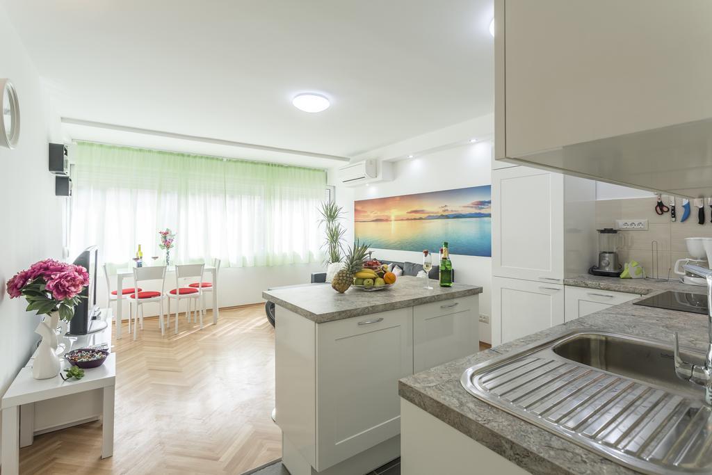 Apartment Petro Oldtown Split Exterior photo